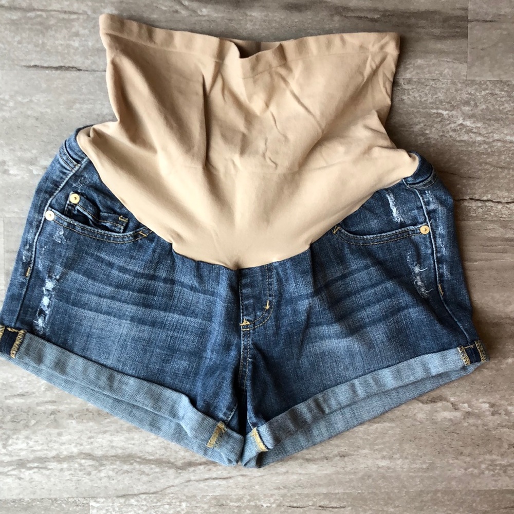 LIKE NEW Luxe Essentials Denim Maternity Shorts